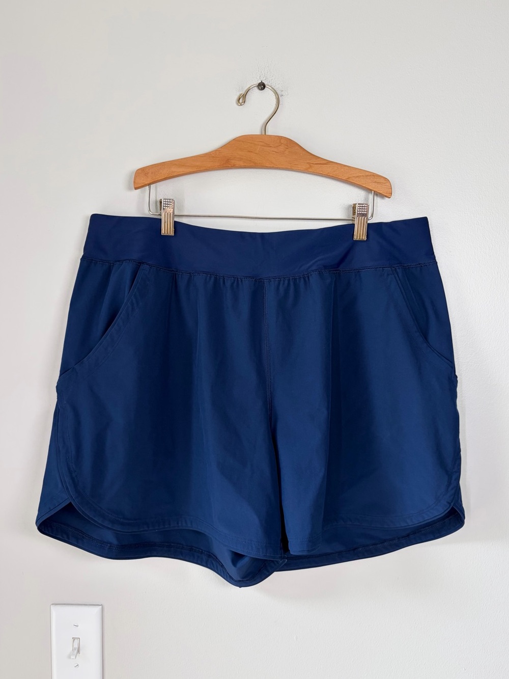 Lands’ End Women's Navy SunShade UPF 50 5" Board Shorts Outdoor Beach Modest